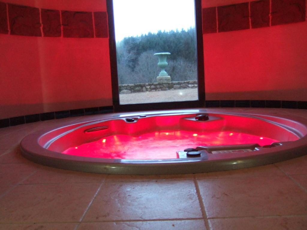 Domaine De Gaudon Bed & Breakfast Ceilloux ภายนอก รูปภาพ